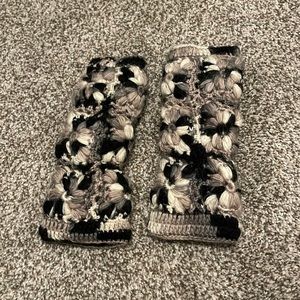 Knitted gloves. Never worn.